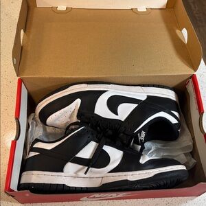 Nike dunks black and white low
